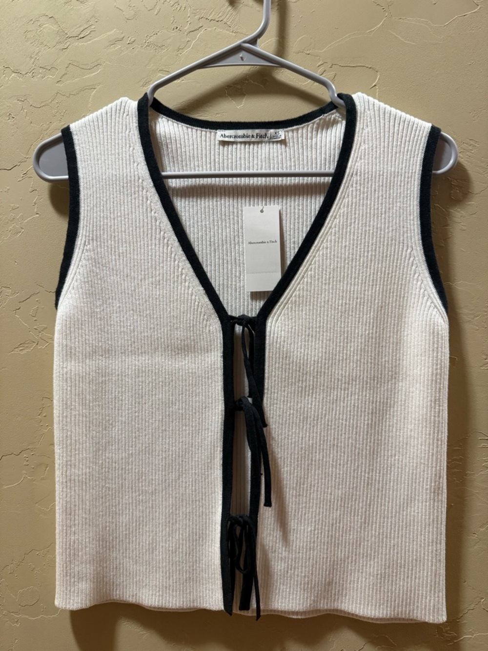 Abercrombie & Fitch Ivory Ribbed Tie-Front Knit Vest with Black Trim
